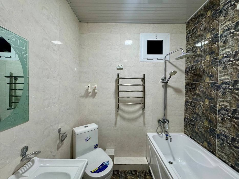 Продаётся 4х комнатная квартира на 6м этаже в 6ти этажном доме.