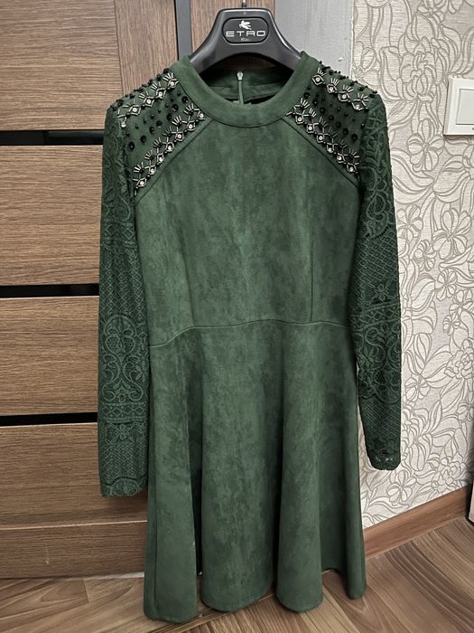 Продам женские платья