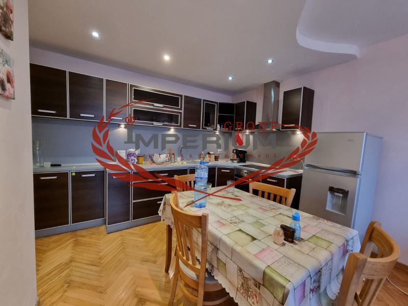 Дава се под наем Тристаен апартамент в Варна, Левски - 70 кв.м за 573.24 € - Снимка #4