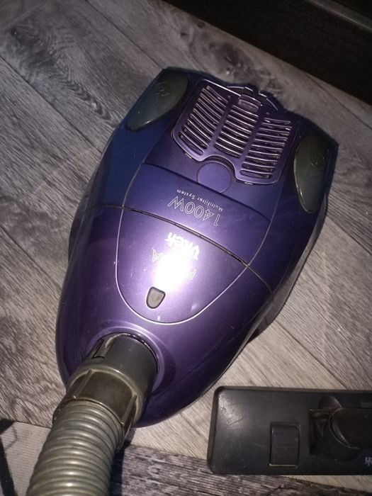 Продам пылесос vitek