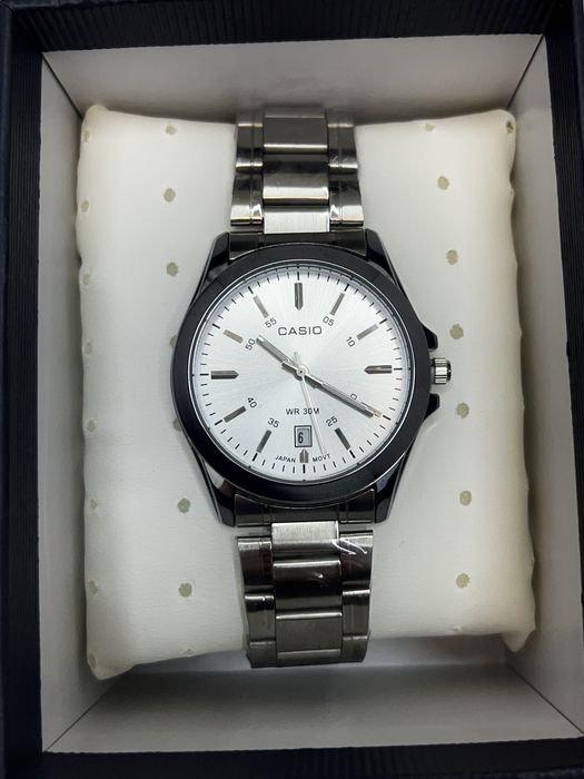 СРОЧНО продаю новые часы CASIO оригинал!