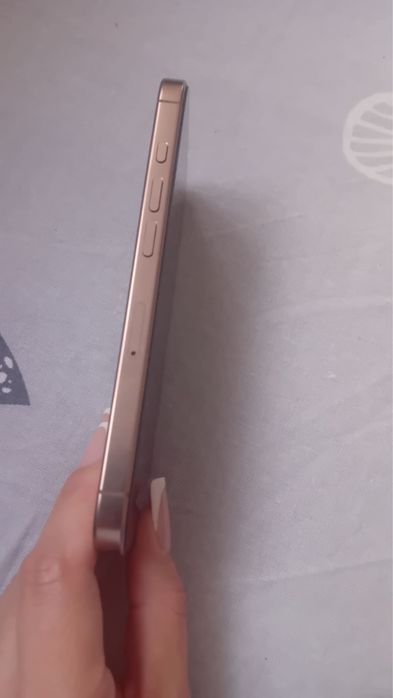 Iphone 16 pro  Titanium Desert