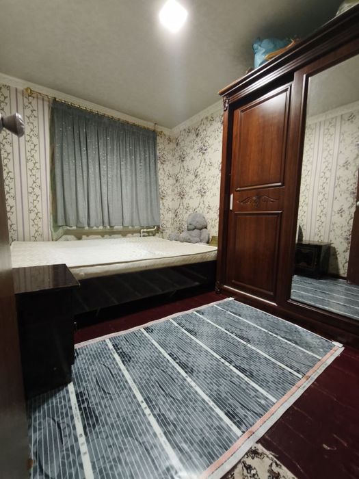 Срочно продается 2х ком квартира в Чирчике Наваи возле 9й школы