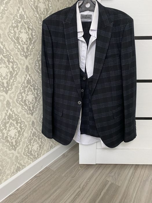 Костюм тройка классика