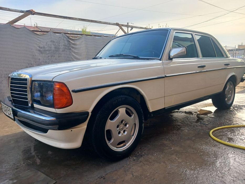 Мерседес Бенз 123