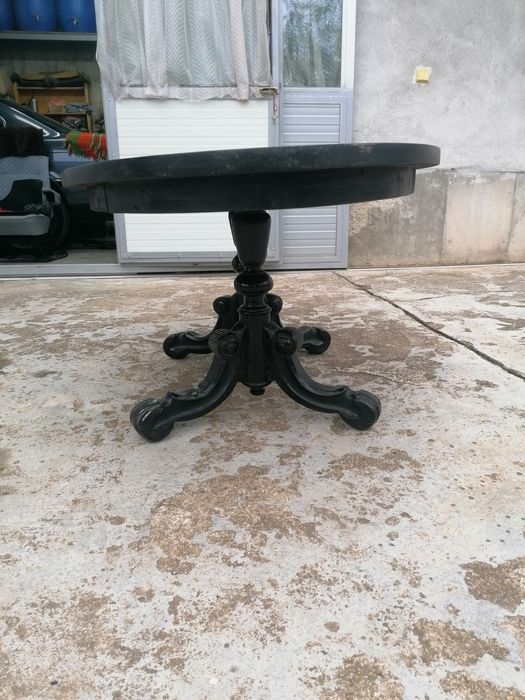 маса от масивно дърво