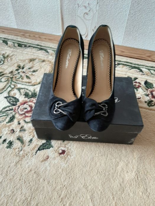 Продам туфли новые, р.37