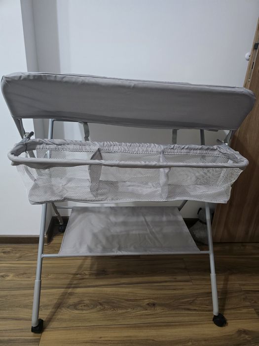 Masa de infasat bebe