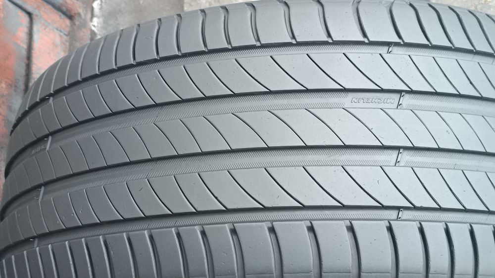 245/40/18 Michelin