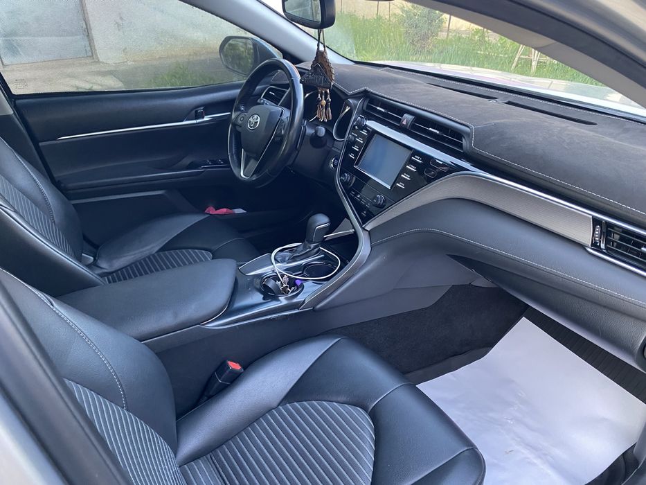 Toyota Camry 70 SE