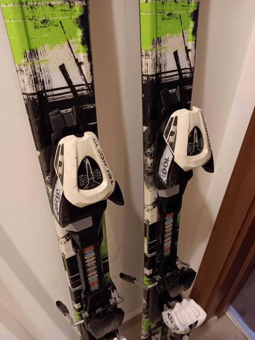 Ски, щеки, каска и обувки номер 38,