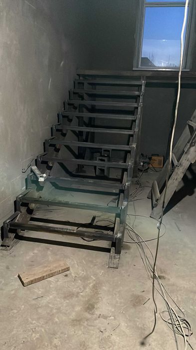 Сварочные работы, лестничные каркасы и навесы