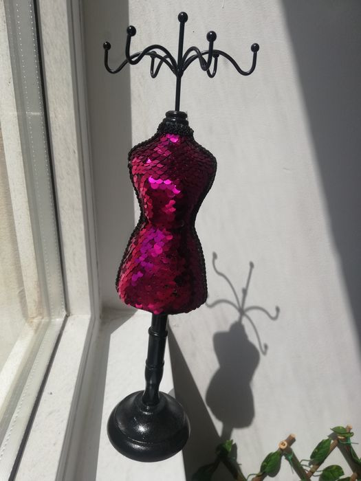 Suport bijuterii De lux / Stand bijuterii silueta