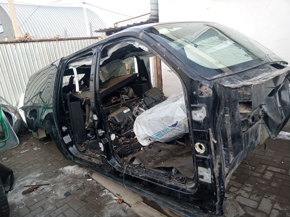 Продам кузов по частям