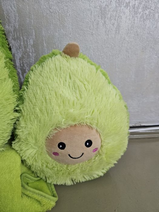 Игрушки авокадо 6 штук и плед