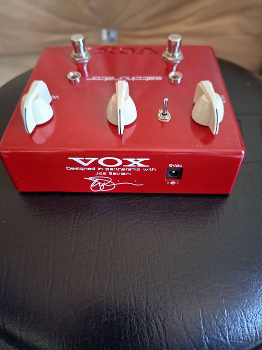 Vox saturator distortion Joe Satriani