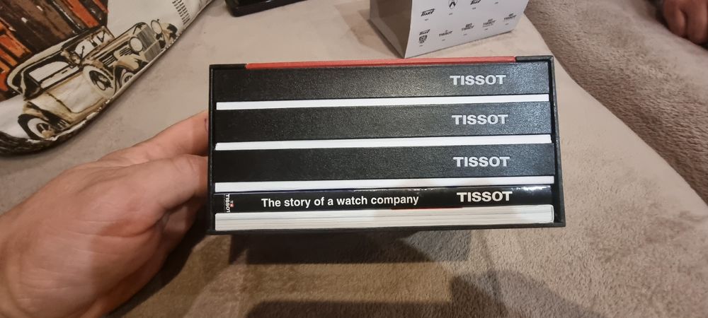 ЧАСОВНИК TISSOT Изполван много малко само по поводи!