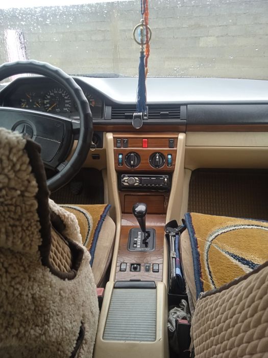 Мерседес  1991 жылғы
