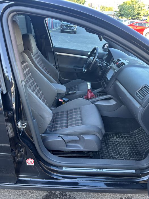 Volkswagen Golf GTI Mk5