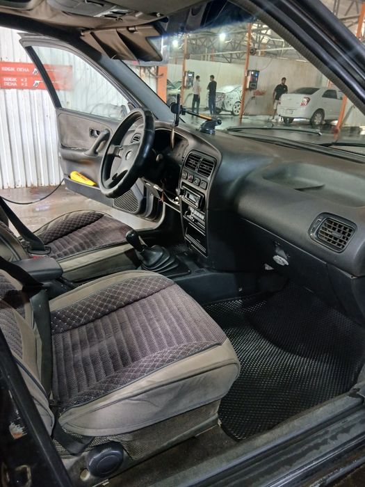 Nissan Primera P10