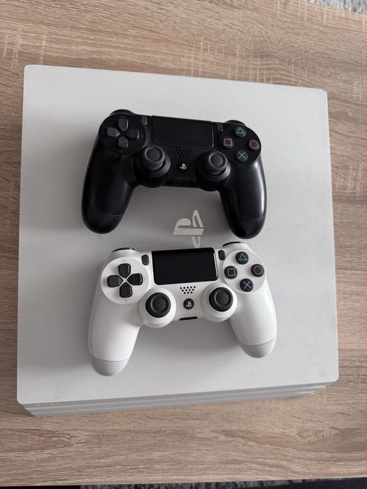 PS4 PRO alb, memorie 1TB