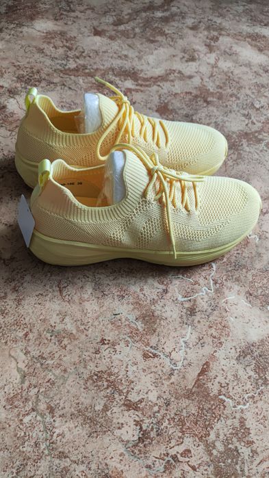 Брендовые кроссовки