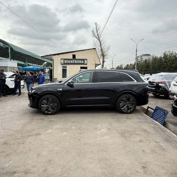 Продаётся автомобиль LIXIANG L6 MAX FULL
