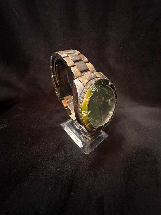 Ceas OOO – Out of Order Automatic