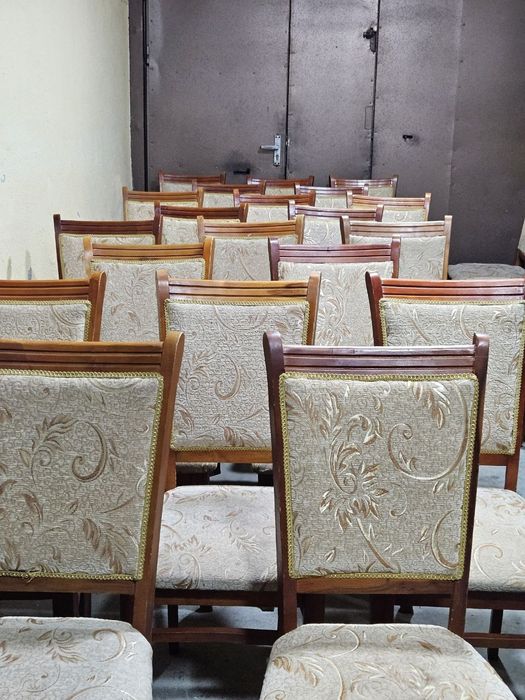 Stul 100 ta bor sotiladi