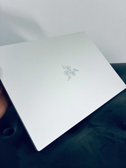 Razer Blade 14 2023 Mercury AMD Ryzen 9 7940HS/RTX 4070/SSD 1TB/240Hz