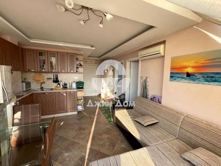 Тристаен апартамент с ГЛЕДКА МОРЕ в к-с „Омега“, с. Равда