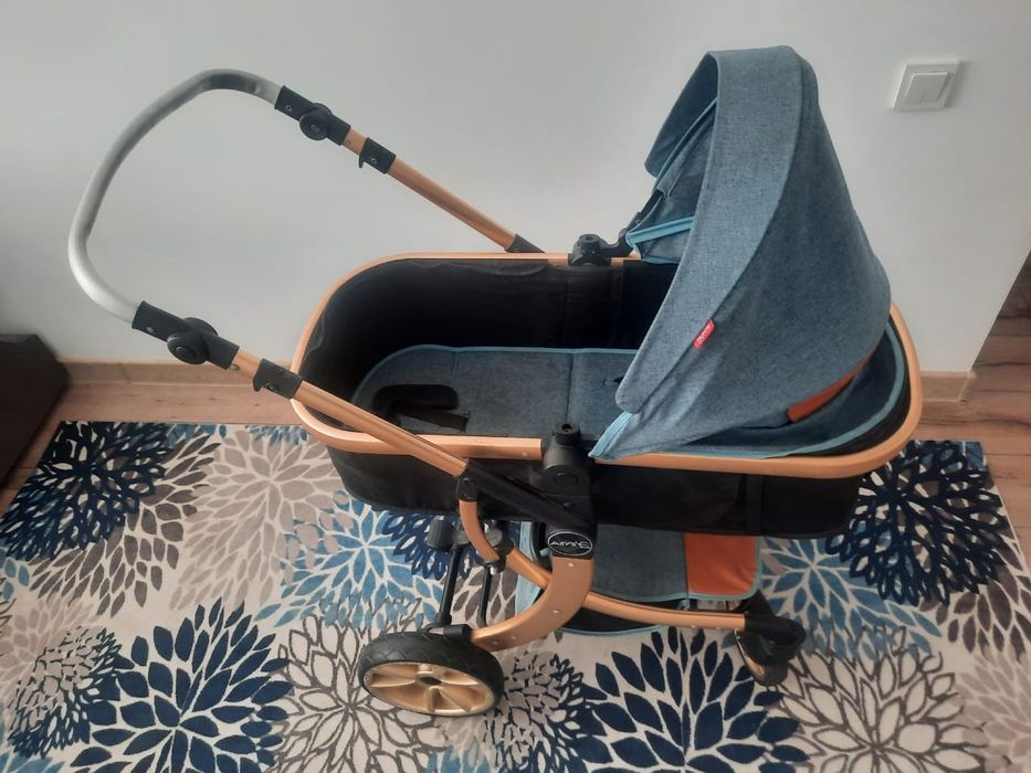 Продаётся коляска 2/1