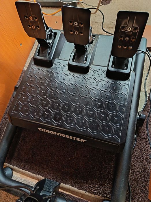 Vând volan gaming Thrustmaster TX + schimbător th8s + pedale t3pm