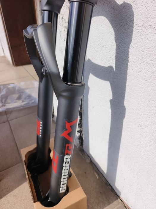 Вилка Marzocchi Bomber Z2 100 мм 27.5 boost 15x110 2023