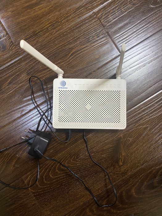 роутер Huawei EchoLife HG8245H5 GPON