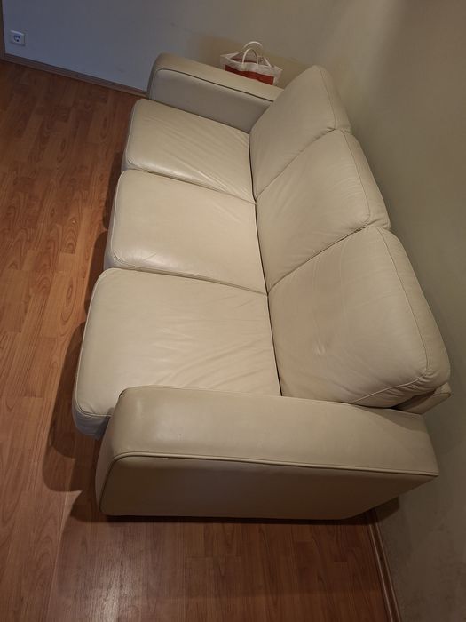 Canapea extensibila din piele naturala stare perfectă  800lei