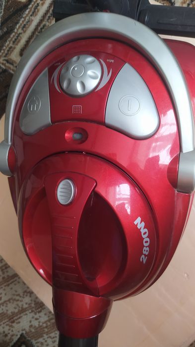 Продам пылесос 2800 W