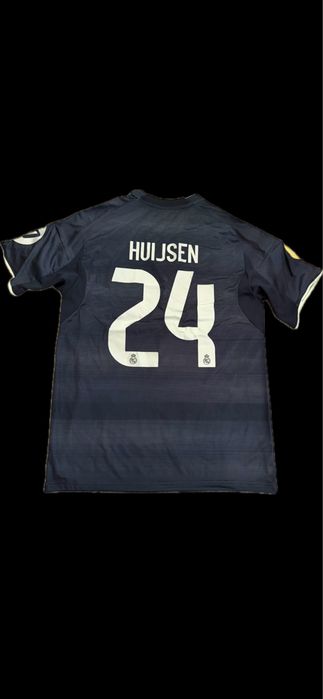 Tricou Huijsen.