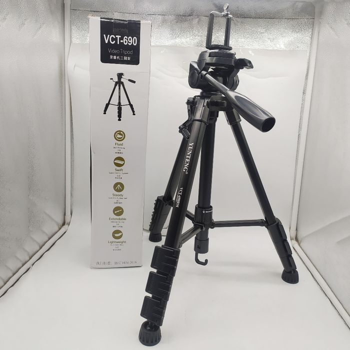 Штатив для фотоаппаратов Yunteng VCT-690