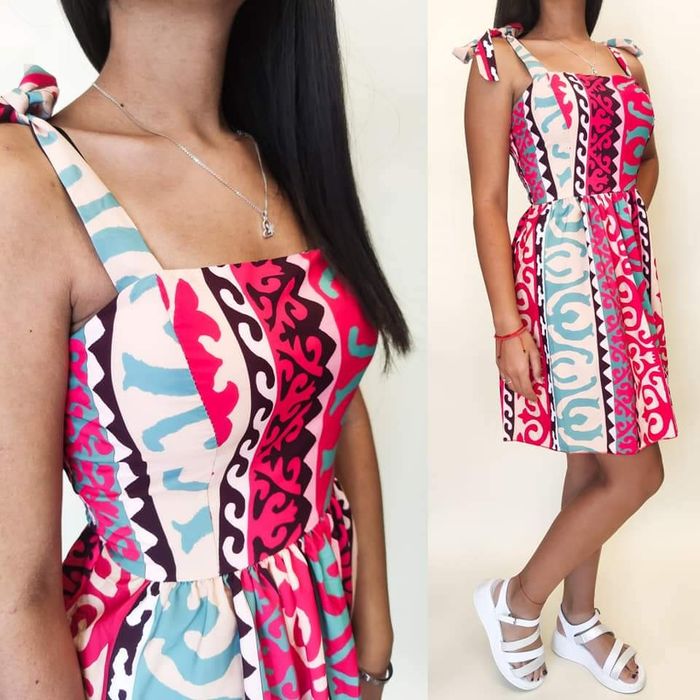 Разкроена лятна рокля