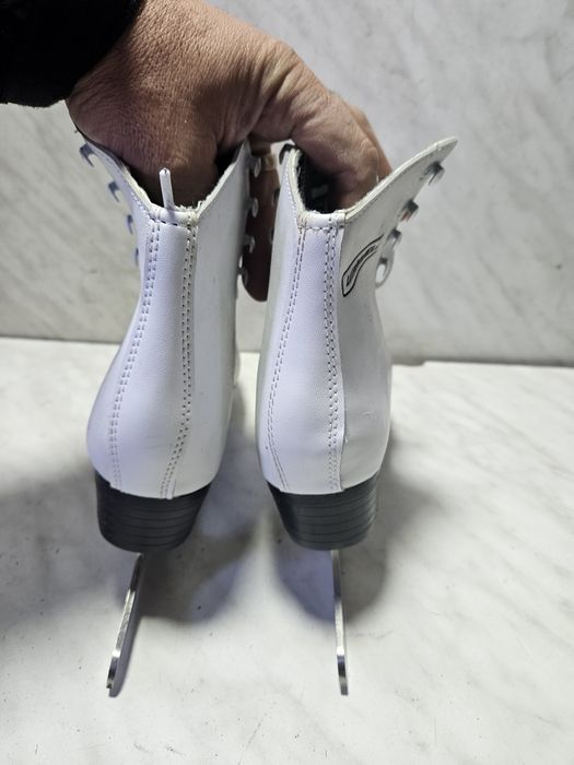 Patine 701 gheata patinaj artistic Winnwell marime 35-36 ( 23 cm)