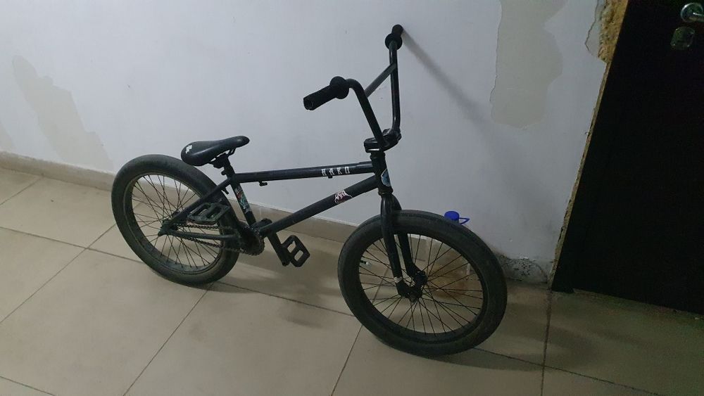 Продам трюковый велосипед (BMX)