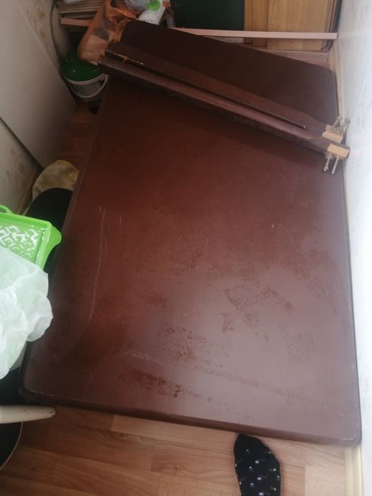 Продам стол обеденный