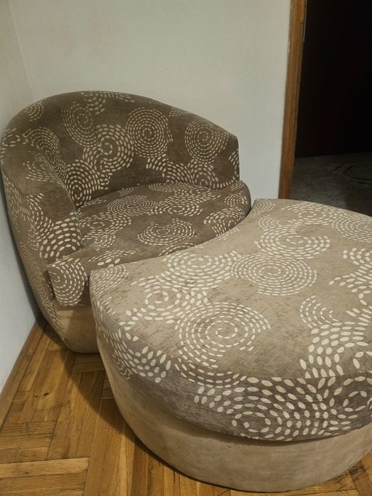 Фотьойл с  табуретка