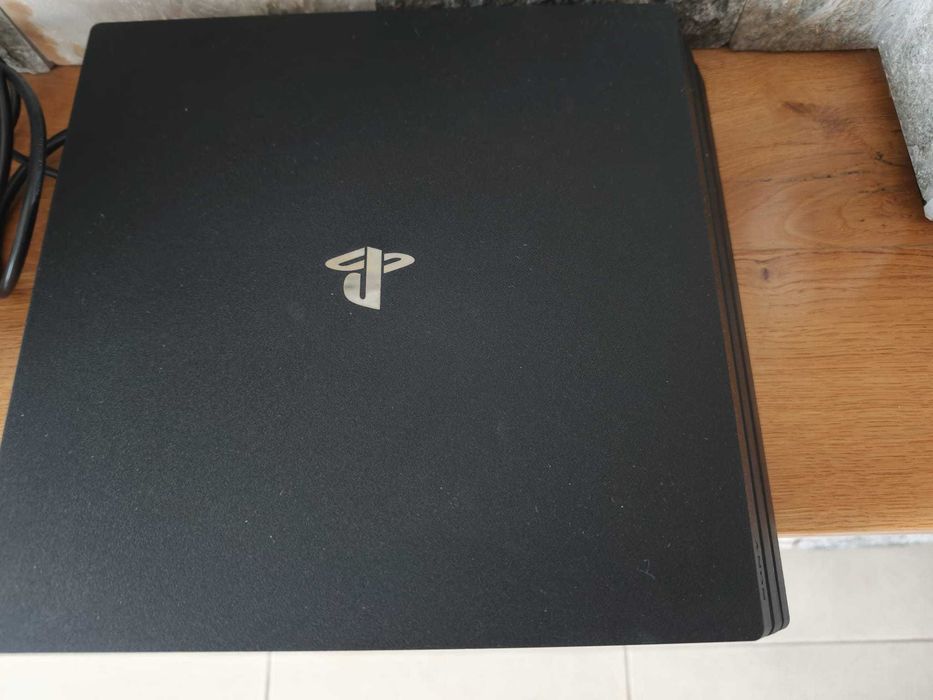 PS4 Pro 1Tb + Kit VR + Jocuri si Accesorii
