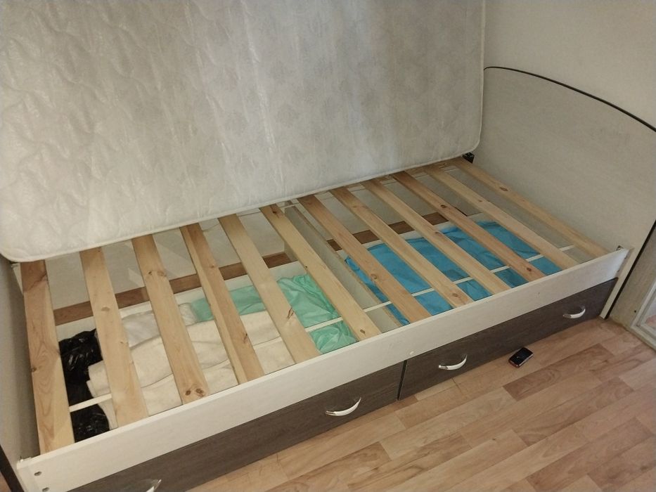 Кровать односпальная