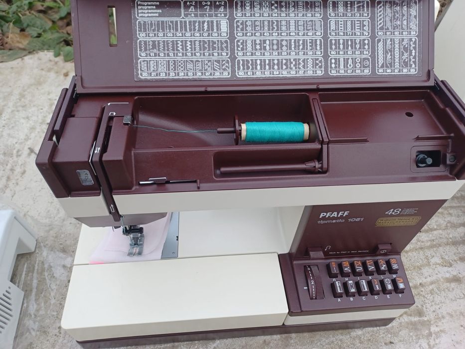 Mașini de cusut electrica cu pedala și zig zag originala