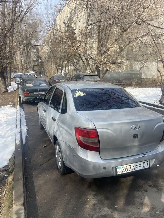 Продам Лада гранта 2013 год