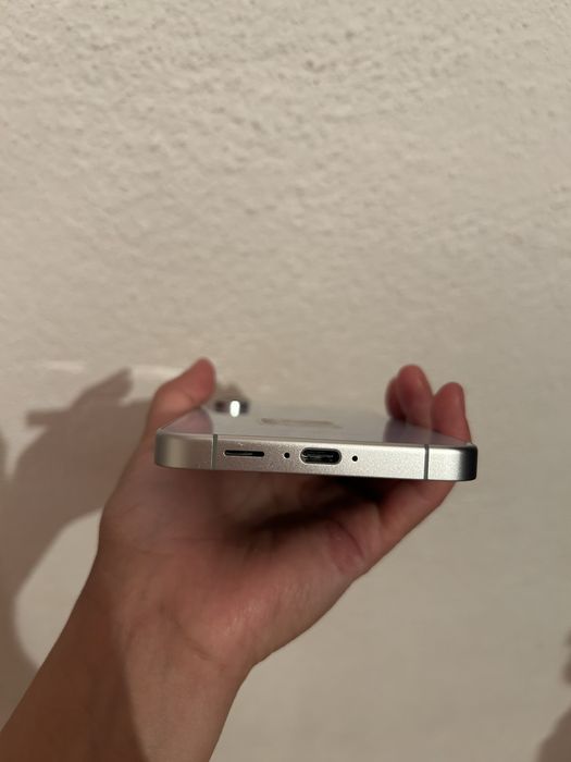 Samsung S24 FE g