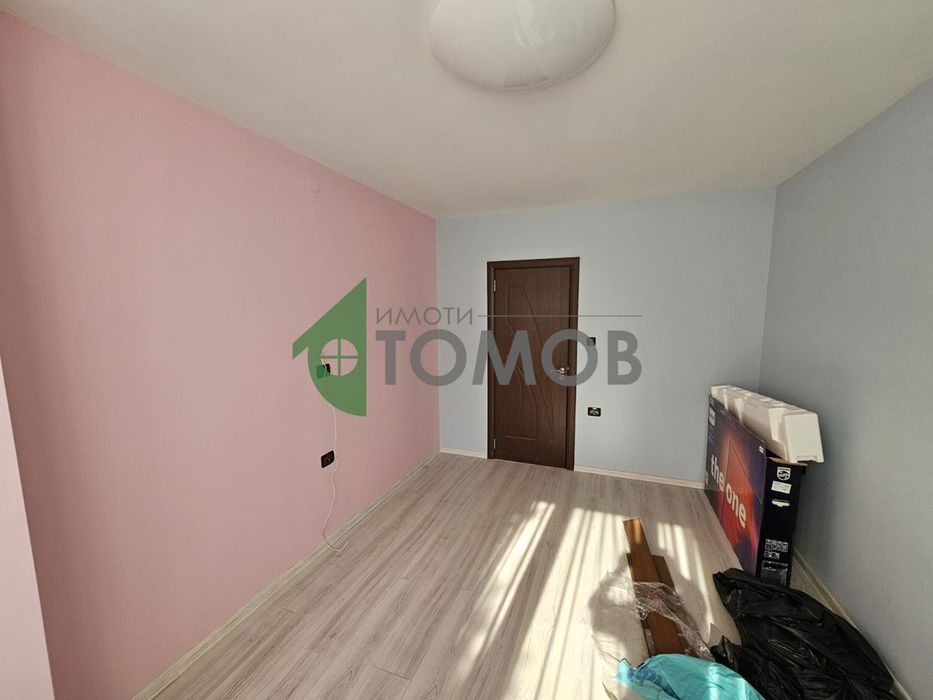 Луксозно обзаведен тристаен апартамент в Топ Център